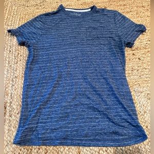 Men’s Banana Republic heathered blue and white striped pocket t-shirt - size L